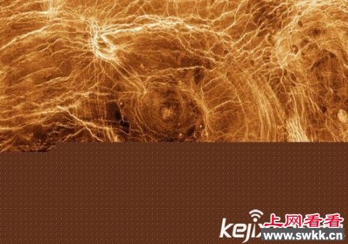 不明飞行物上现外星男婴 外星人存在不容置疑