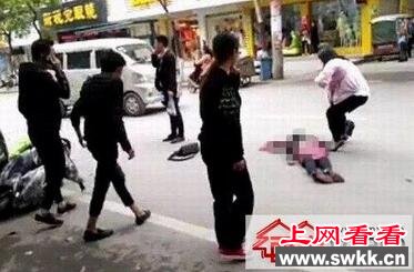 女孩为救好友身亡 天堂里没有车来车往一路走好(图)