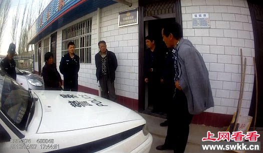 彭阳民警救助一名智障老人