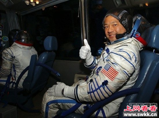 美太空站指挥官公开承认:在太空看见UFO