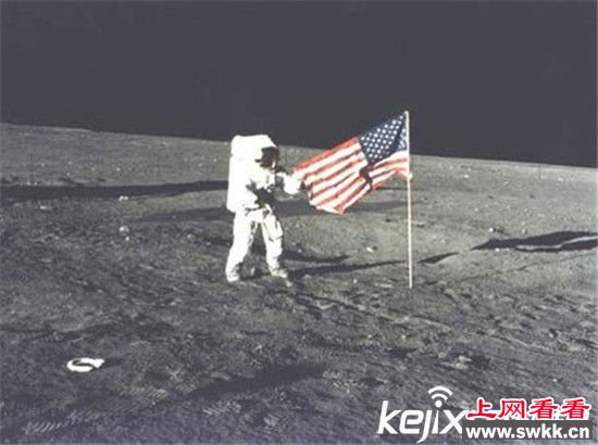 阿波罗登月四大惊人内幕 美国国旗化为灰烬