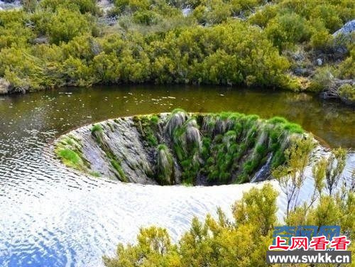 葡萄牙现地球破洞奇观 由湖和水坝组成的奇观