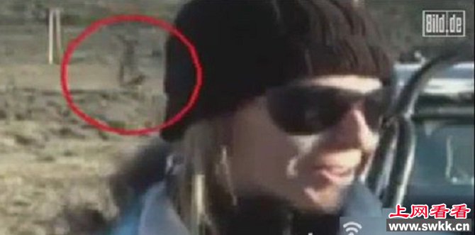 阿根廷电视直播惊现外星人身影引轰动