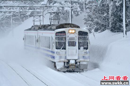 世界上最慢的火车——雪龟号(一趟车可以走过一个四季)