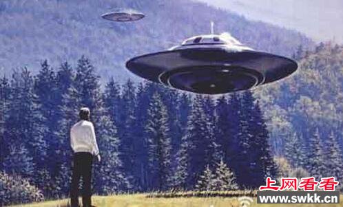 fo事件一直以来都是谜一样的存在，因为缺乏科学的支持，即使ufo目击事件频发也始终解不开人们对ufo的好奇，而很多科学家认为UFO事件实为观看者的自我性幻觉所产生的，相信很多ufo谜表示不服，因为，就连古代人都记录过疑似ufo事件，今天奇闻网就带大家一起来看看古人是怎么描述ufo的。