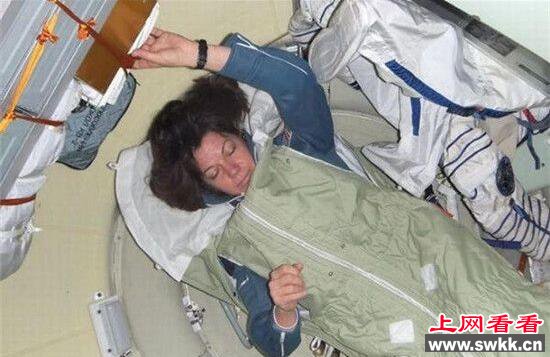 苏联女宇航员去趟外太空竟集体怀孕了!