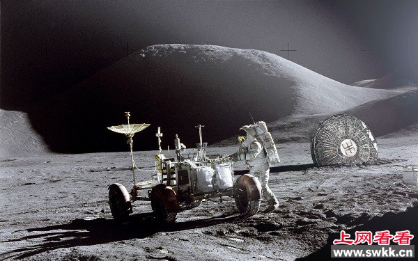 绝密！美宇航员在月球拍下外星人UFO基地照！