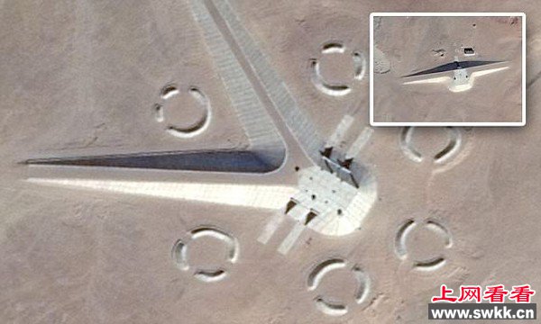 埃及沙漠惊现神秘建筑群 似“星战”太空基地