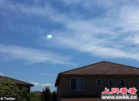美国加州上空云层现神秘罕见明亮空洞 云洞或穿洞云？