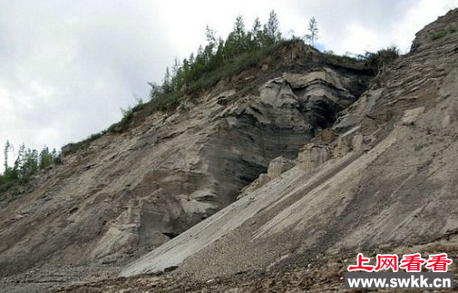 细菌在大多数人眼里都是唯恐避之不及的，而且细菌常常与疾病流感联系在一起，而最近突然出现的350万年前的细菌才真是让人跌破眼镜，多亏了战斗民族，让上帝藏在他西伯利亚大冰箱里的又一件实验品得见天日。下面就跟着奇闻网的小编一起来看看350万年前的细菌的真面目吧。
