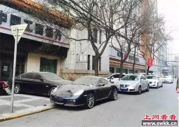 保时捷堵宝马堵一年?你被一条“假”新闻骗了
