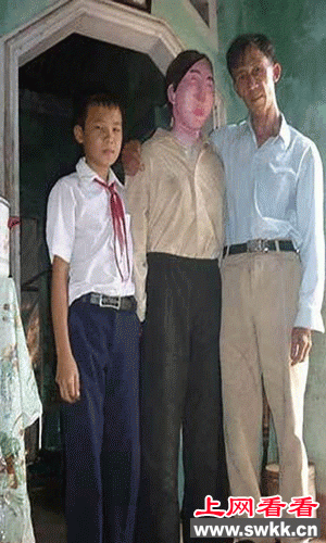感人!痴情男伴妻尸睡7年