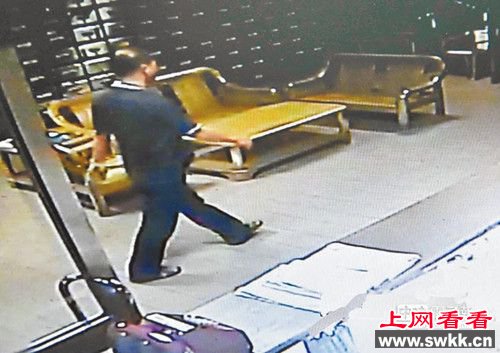 单亲妈妈砍死男友