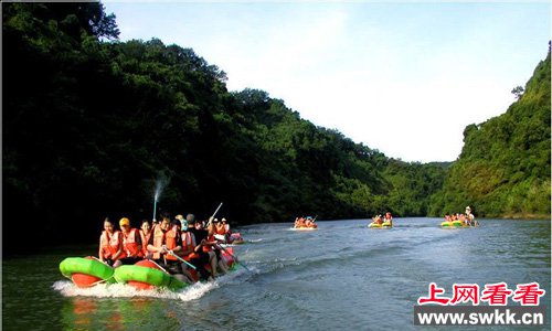 全世界最刺激的漂流万泉河峡谷漂流