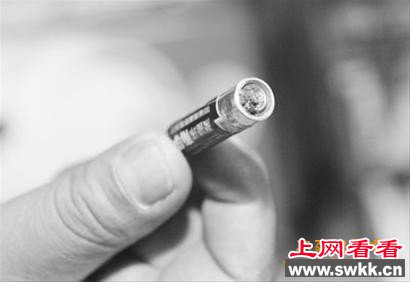 敦煌发现1988生产的十多只南孚电池