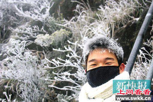 广州天降冰粒米粒般大小 气象台称是霰系几十年一遇奇观