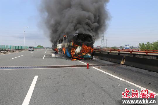 杭州客车烧成空架