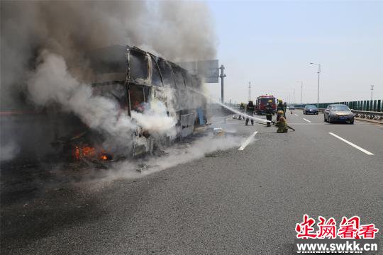 杭州客车烧成空架