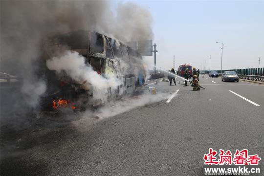 杭州客车烧成空架