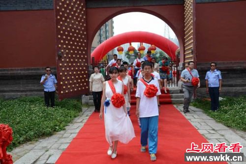 吉林高考状元走红毯