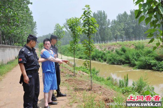 男子不顾求饶杀母弑父 丧心病狂