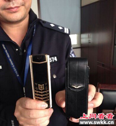 男子丢68万手机 找回后一万酬谢民警