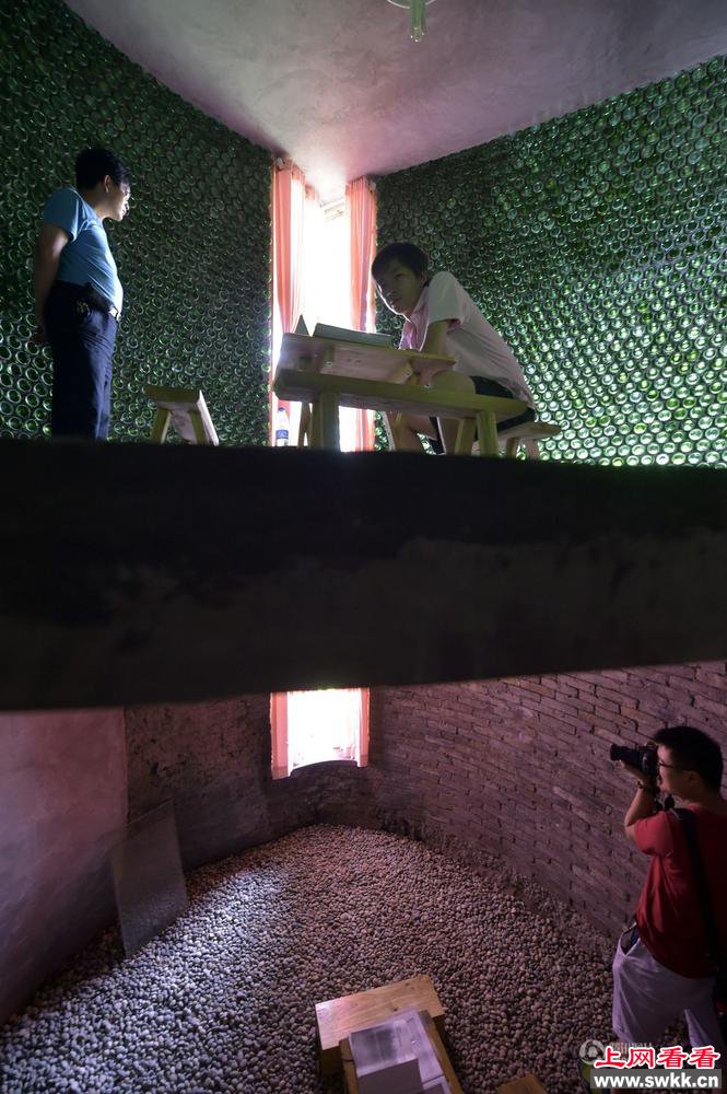 啤酒瓶建小屋