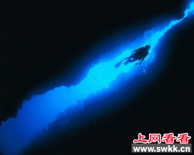 斐查兹海渊