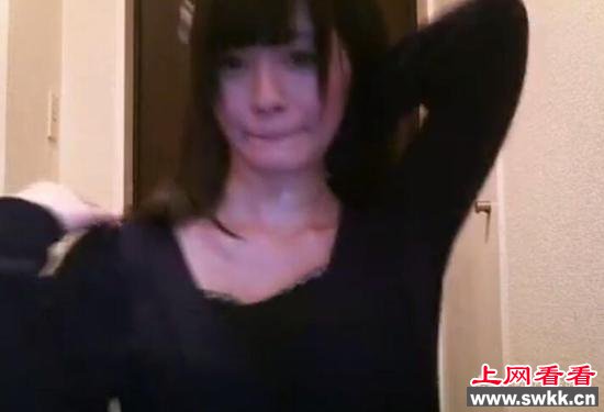 日本女主播忘关摄像头