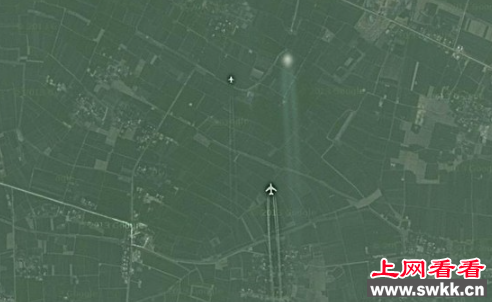 谷歌卫星疑现中国战机追逐ufo