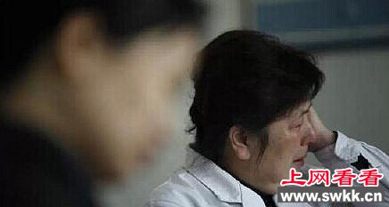 手术台自拍