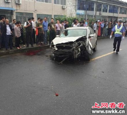 无锡发生严重车祸