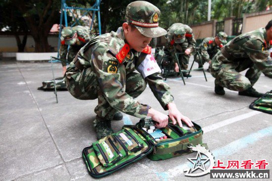 武警救溺水者身亡