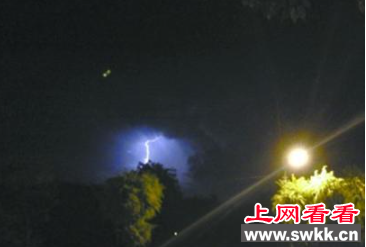 沈阳上空疑现ufo