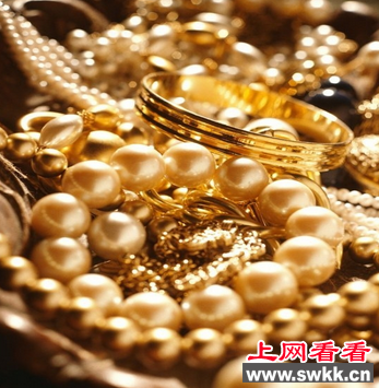 爱尔兰王冠珠宝失窃案