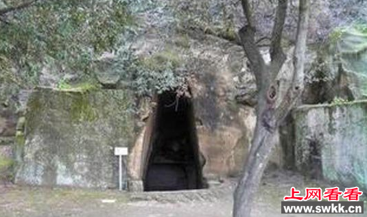 昆仑山死亡谷,号称昆仑山的“地狱之门”。