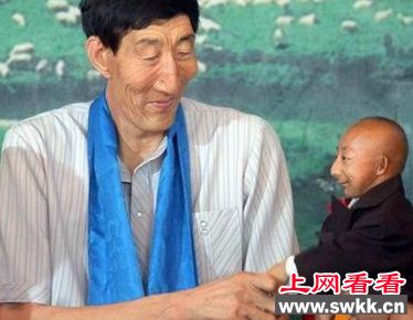 手指最长的人