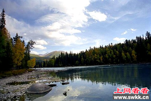哈纳斯湖