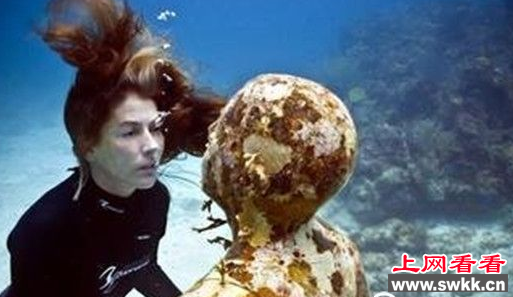 神秘海底人