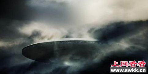 英国上空惊现巨型ufo