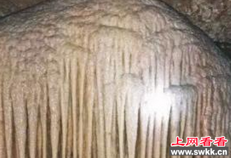 村民打井挖出万年溶洞