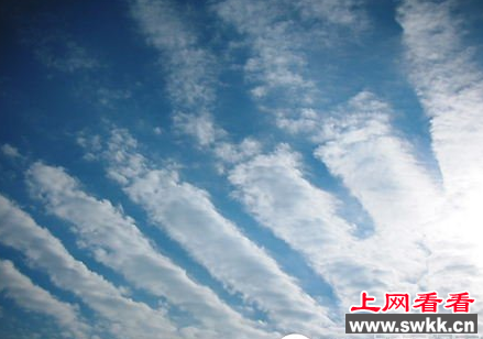 地震云