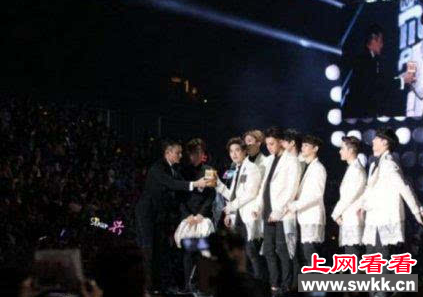 exo mama颁奖典礼