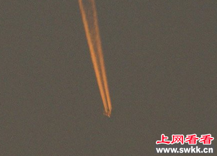 网友拍下不明飞行物