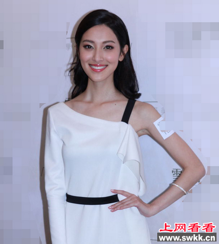 2013年香港小姐冠军似翻版梁洛施！