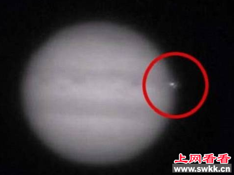木星遭不明飞行物撞击