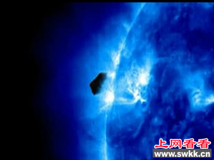 太阳周围发现不明飞行物