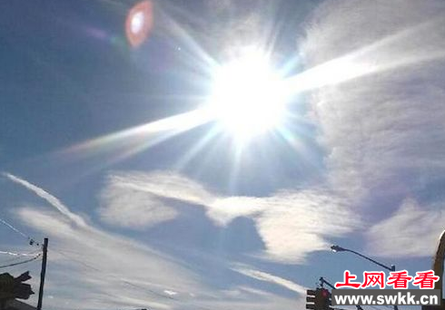 纽约上空出现不明飞行物