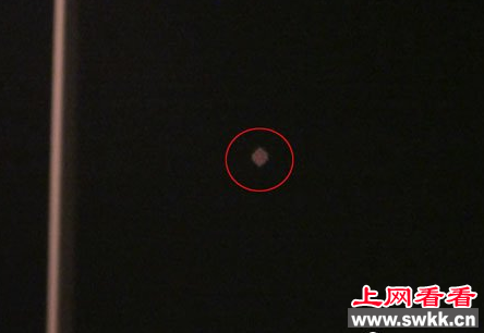 新疆空中发现不明飞行物