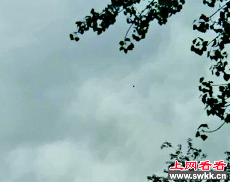 山东济南上空出现不明飞行物